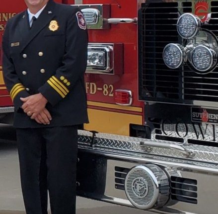 Fire chief shot, killed after stopping to help driver who struck a deer in Alabama