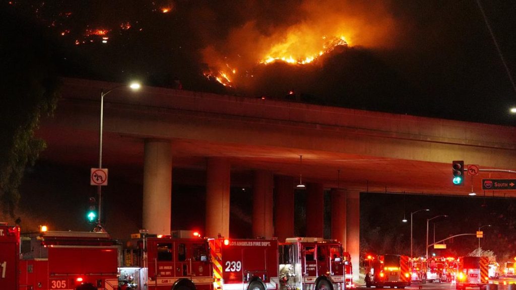 Fire north of Los Angeles threatens 50,000 people