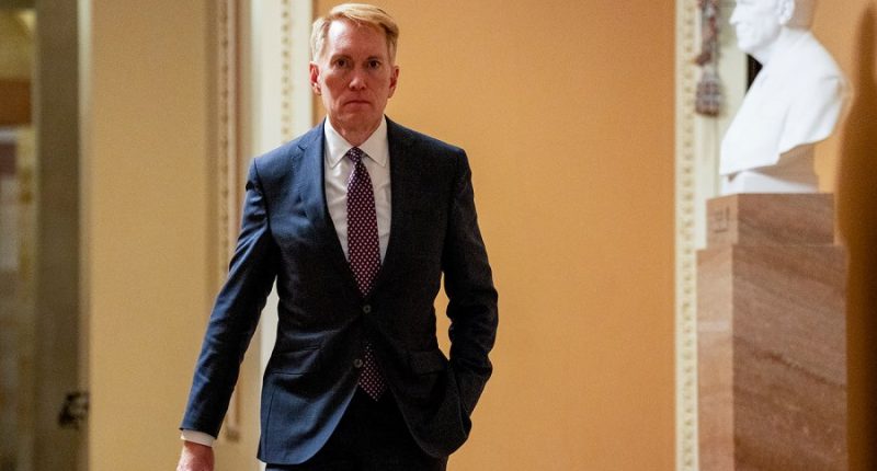 GOP senator 'surprised' Gabbard refused to call Snowden a traitor