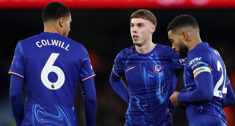 Gary Neville takes aim at FOUR Chelsea players for failing to 'go for the jugular' against Man City - as he claims he would have 'smelt' issue