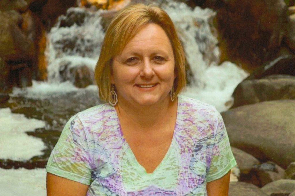 Man Claims Wife Fell Decorating Christmas Tree and Crashed Driving to Hospital: "Didn't Make Sense"