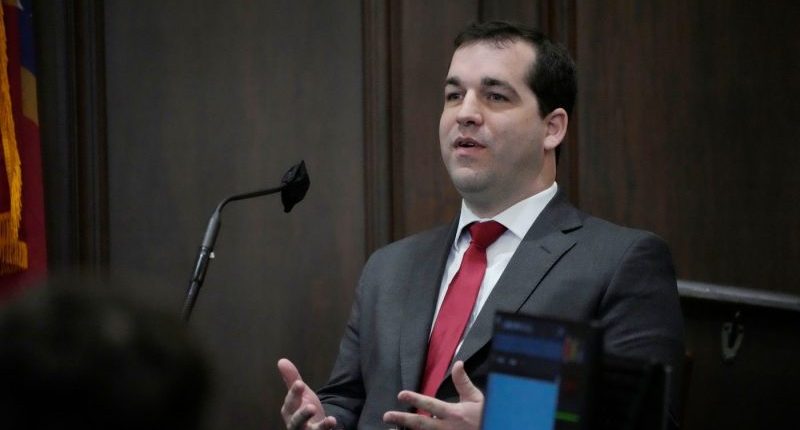 Mississippi bill would pay bounty hunters to catch undocumented immigrants