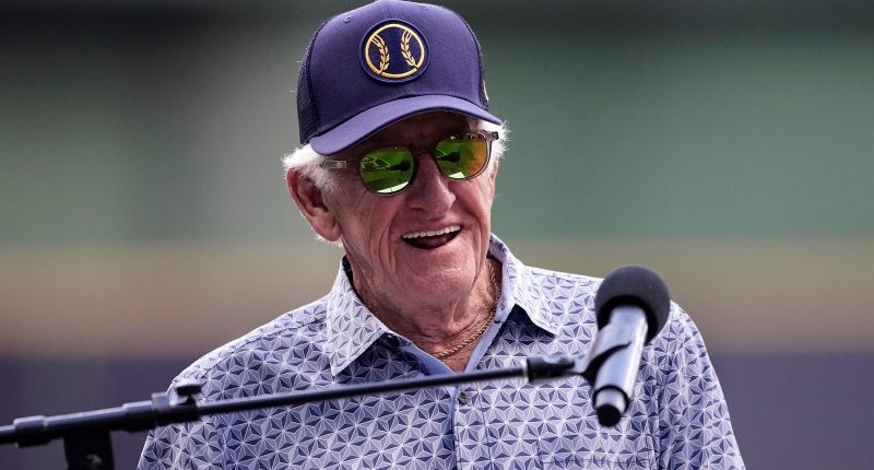 'Mr. Baseball' Bob Uecker, Milwaukee Brewers announcer, dies at 90