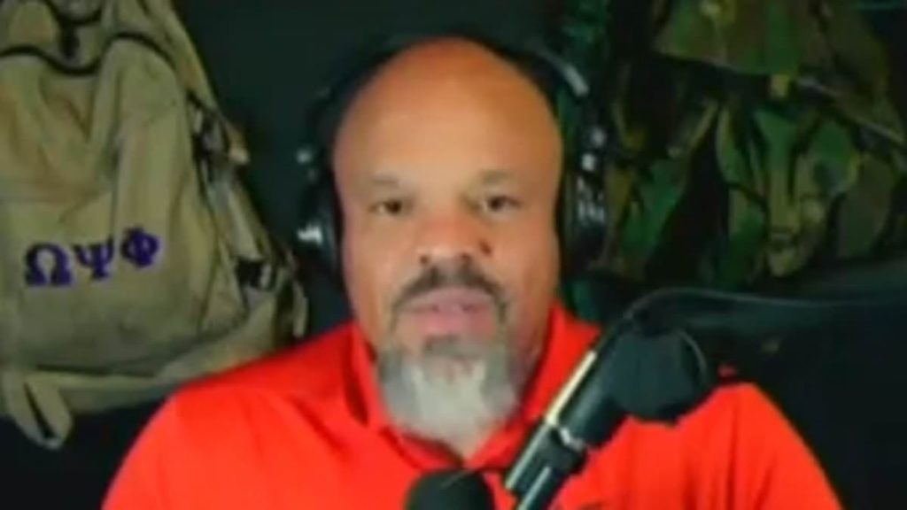 Navy SEAL stunned by Fox News host Ainsley Earhardt's confronting question about DC plane crash