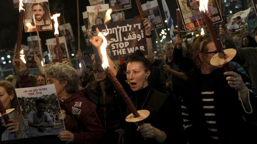 Netanyahu says 'last-minute crisis' with Hamas holding up deal approval