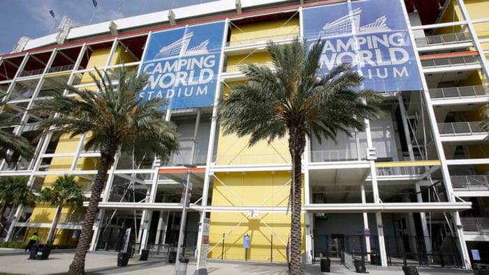 No. 21 Illinois beats No. 14 South Carolina in the Citrus Bowl for its 10th win of the season