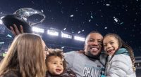 SHAQUON BARKLEY SHARES SPECIAL HANDSHAKE WITH DAUGHTER BEFORE EAGLES’ WIN