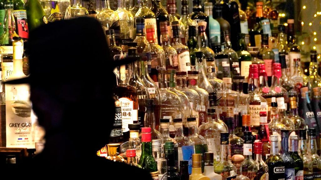 Surgeon General calls for cancer warning labels on alcoholic beverages