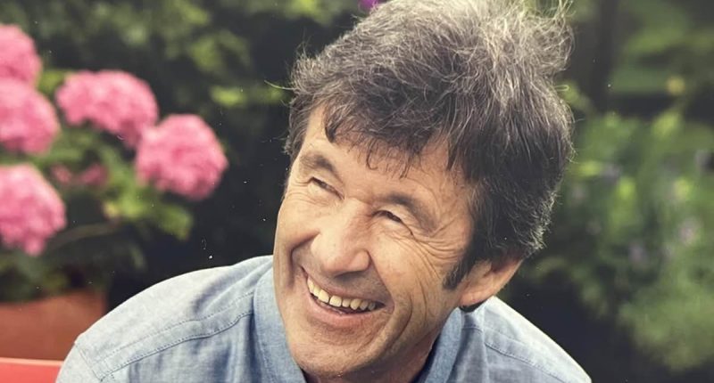 Tributes flow in for beloved New Zealand presenter after his death aged 82