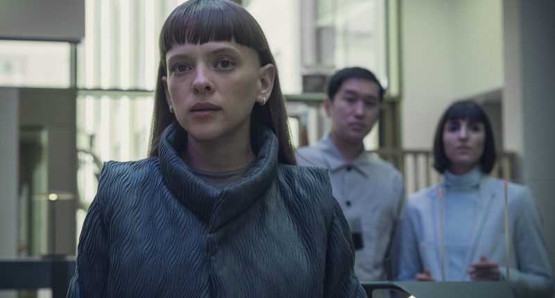 What Happens To Iris Maplewood?