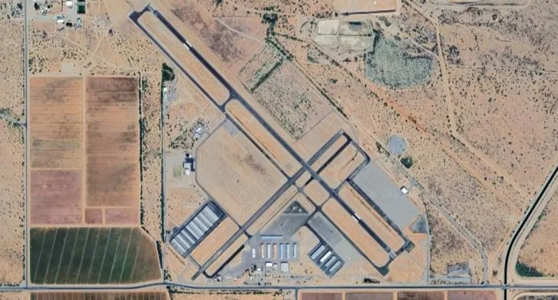 2 small planes collide in midair at regional Arizona airport, leaving 2 dead