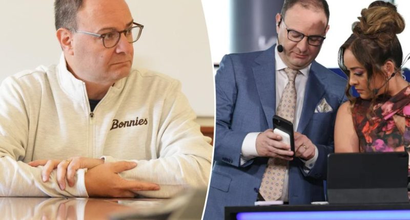 Adrian Wojnarowski hawking old iPhones for St. Bonaventure NIL money