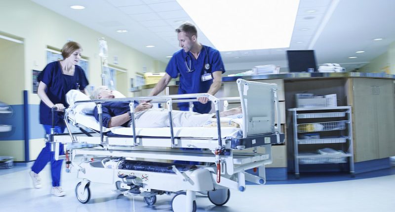 ER doctors reveal the things you should NEVER do during emergency