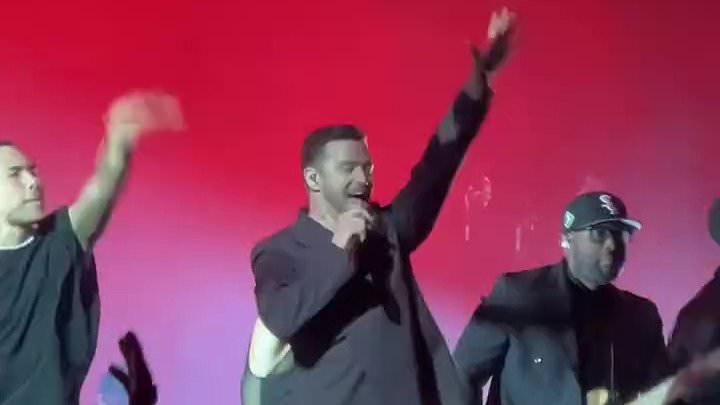 Fading Justin Timberlake suffers massive humiliation at concert