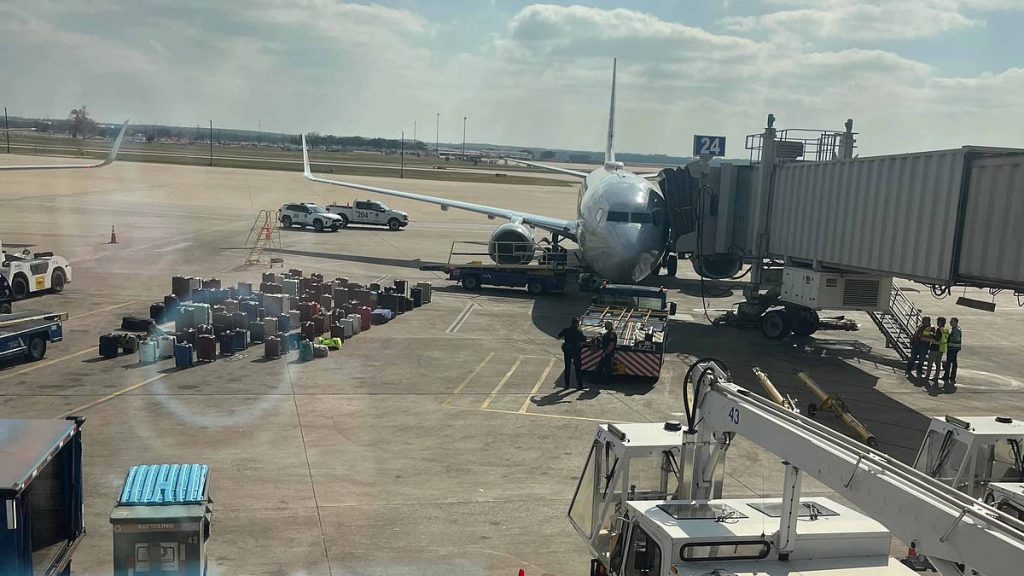 Flight delayed by 'bomb threat' over passenger's Wi-Fi network name