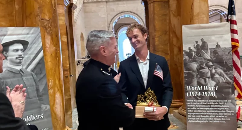 Former Marine Daniel Penny honored for actions on New York subway: 'Service and sacrifice'