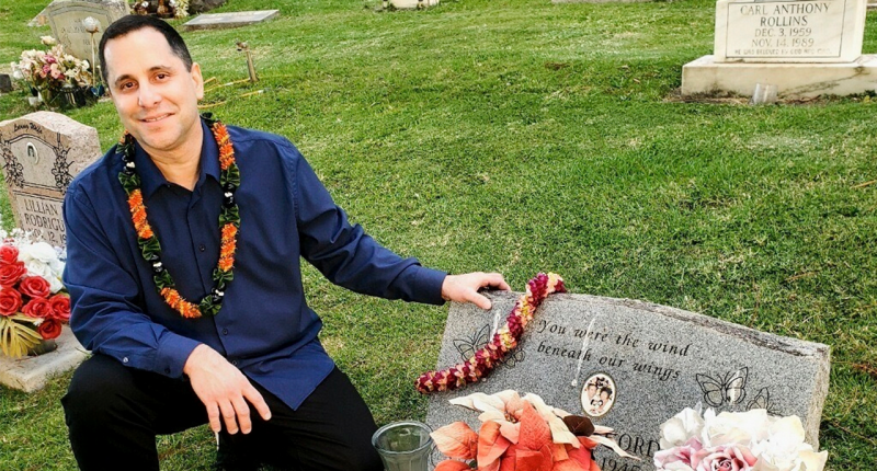 Hawaii man freed after 30 years in prison for murder he denied committing, celebrates with steak dinner
