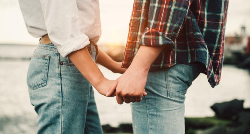 I want to break up my daughter and her terrible boyfriend