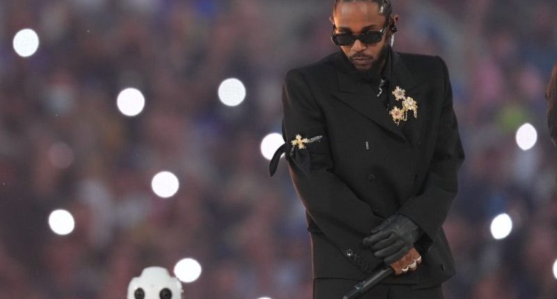 Is the Super Bowl halftime singer lip syncing? Check for these signs