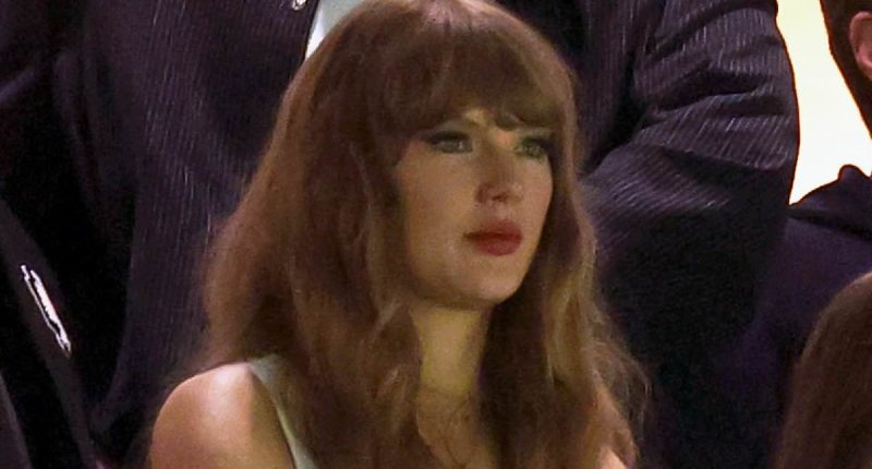 Lip reader reveals what Taylor Swift said after getting booed