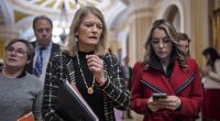 Murkowski joins Democrats supporting measure granting protections to Ukrainians in US