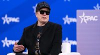 Musk warns federal employees to detail what they did last week per new Trump policy
