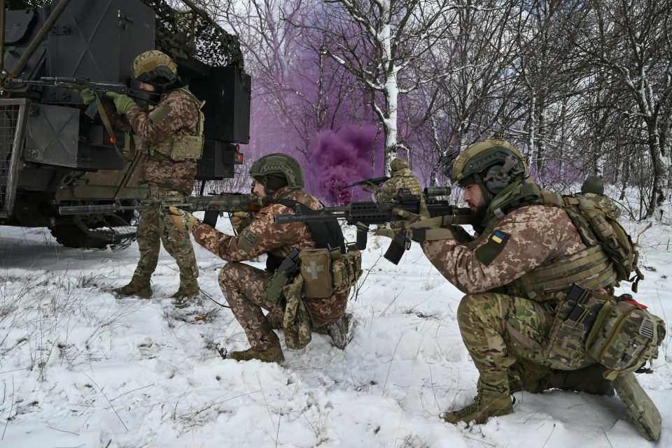 Ukrainian soldiers conducting field training.