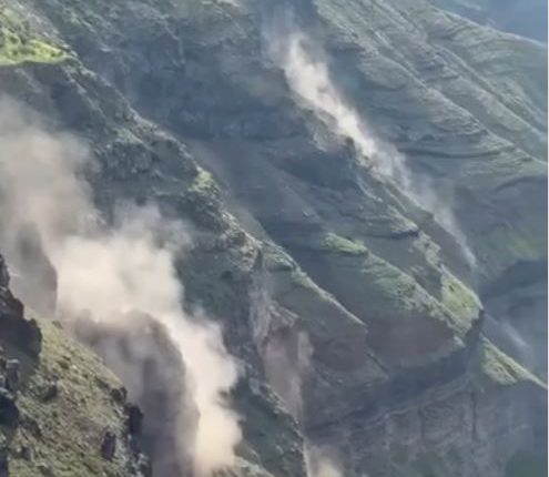 Landslides in Santorini after continuous tremors.