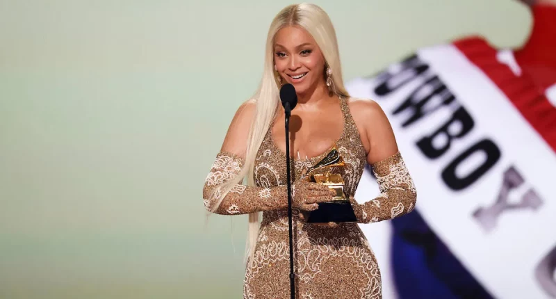 Beyoncé Thanks LA Firefighters in Grammy Acceptance Speech 