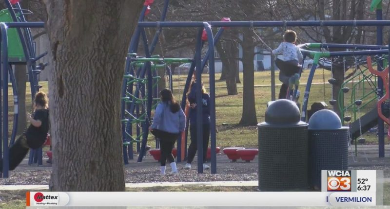 Champaign community takes advantage of warm weather