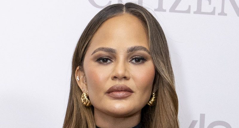 Chrissy Teigen defends Selena Gomez for sobbing over deportations