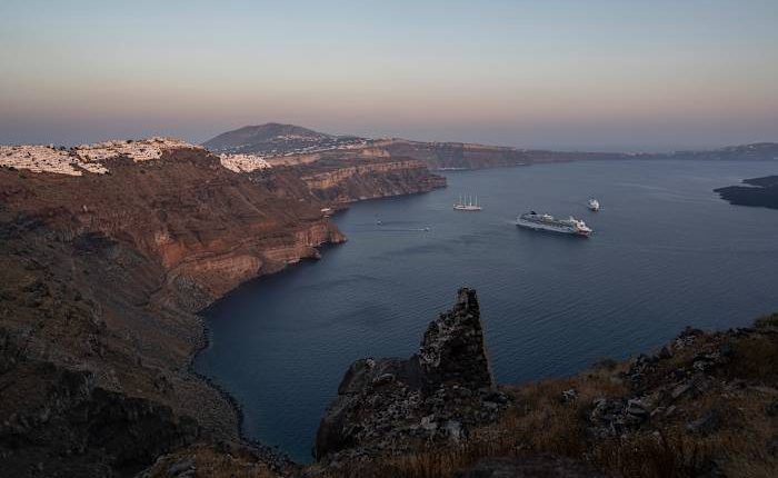Emergency crews deployed on Santorini as an earthquake swarm worries Greek experts