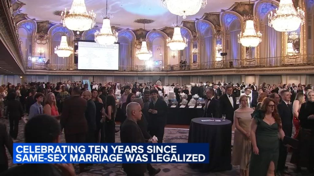 Equality Illinois holds annual gala at Hilton Chicago; LGBTQ+ group honors Jim Obergefell, SCOTUS case legalized same-sex marriage