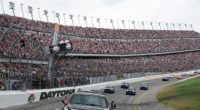 Fans Cheer as Trump's 'Beast' Limo Leads Drivers Around the Track at Daytona 500