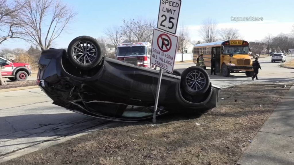 Gurnee, Illinois crash: School bus, SUV involved in rollover crash at Vineyard Drive, Mendocino Drive, police say; no injuries