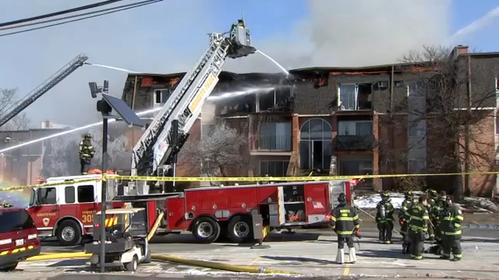 Justice, Illinois fire: Firefighters battling apartment building fire on South 88th Terrace, at least 16 units destroyed