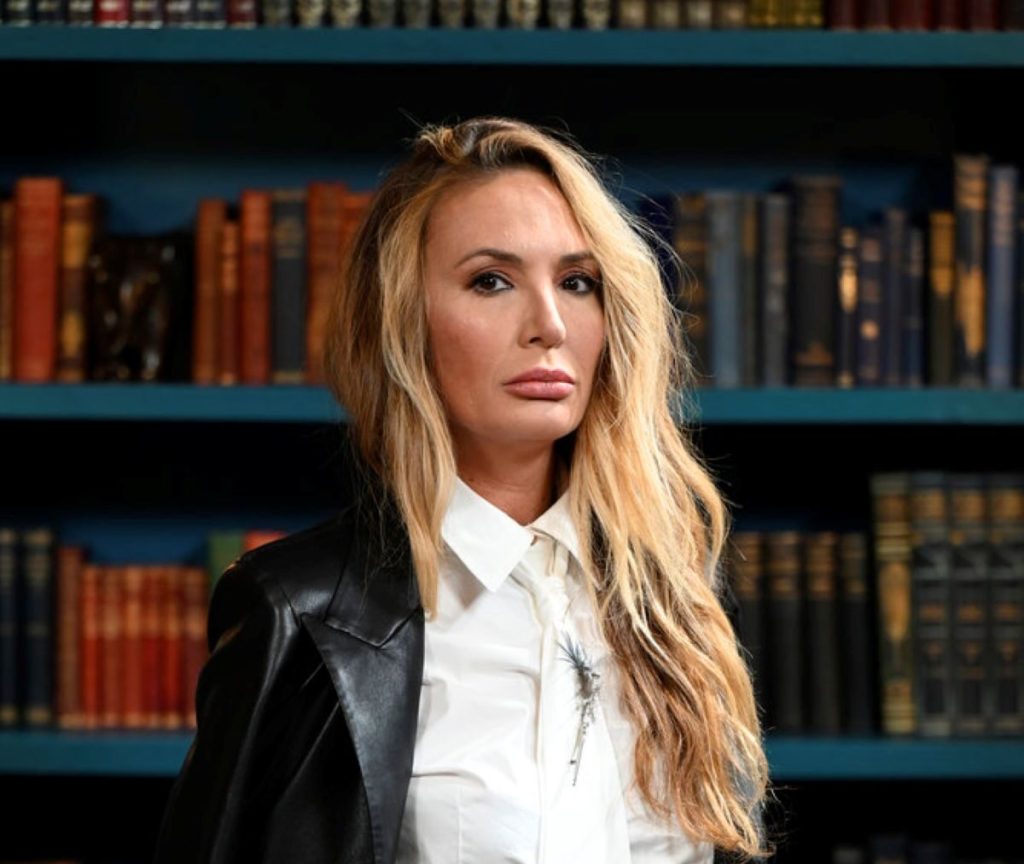 Kate Chastain Shares Pics of Home & Update on Son