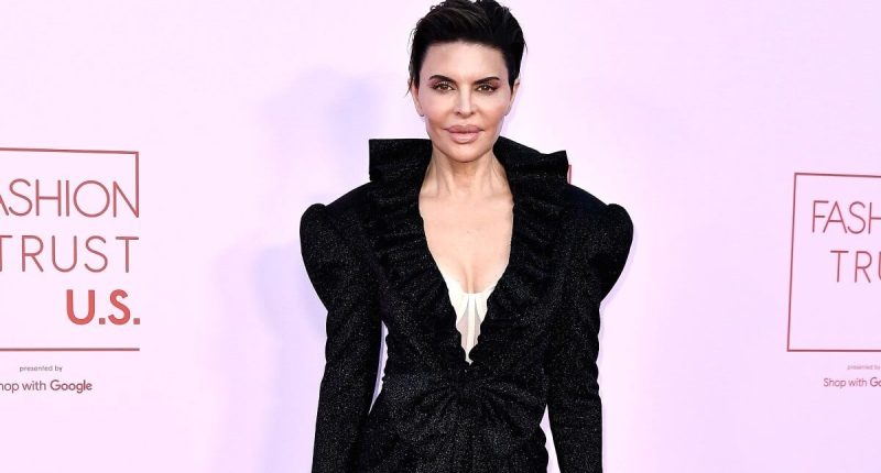 Lisa Rinna Claims Fans Are “Begging” Her to Return to RHOBH