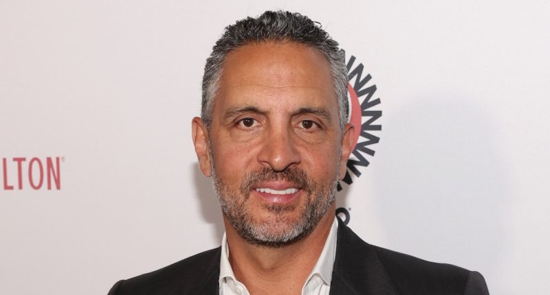 Mauricio Umansky Has a Broken Clavicle, Shares ER Photos