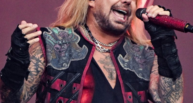 Mötley Crüe Singer Vince Neil's Plane Crashes Without Him on Board