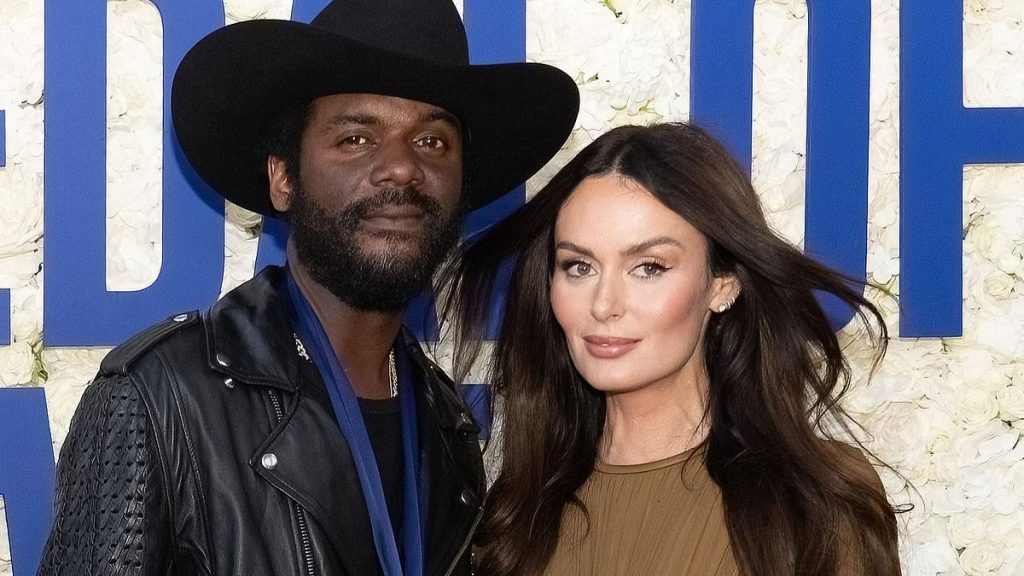 Nicole Trunfio flaunts her killer abs in wild cut-out dress