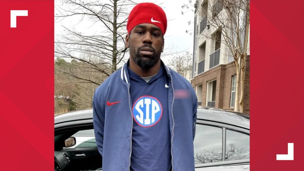 Ole Miss linebacker arrested, charged with indecent exposure at Florida hotel