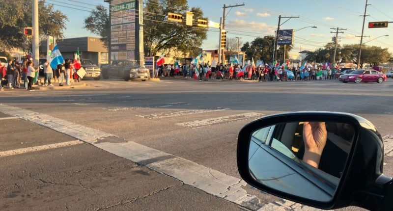 Police respond to immigration protest in north Austin