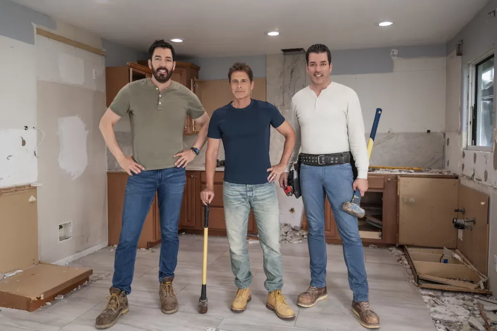 Rob Lowe Gets His Hands Dirty in 'Celebrity IOU' Season Premiere