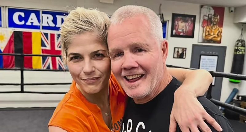 Selma Blair Is Boxing With Freddie Roach Amid MS Remission: 'I Can Do It'
