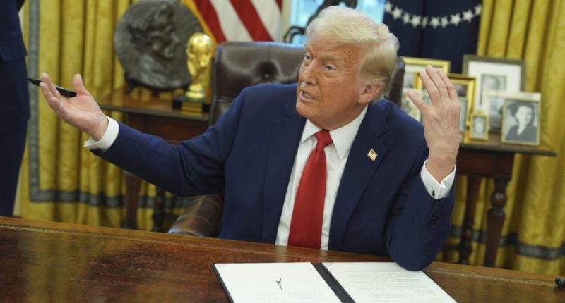 Shutdown fears grow as Trump battles multiply