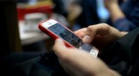 Tennessee bill to let schools ban, collect cell phones gains bipartisan support