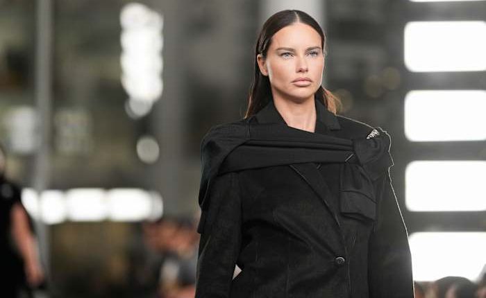 The iconic ‘T’ stands for twisted in Tory Burch’s new collection at New York Fashion Week