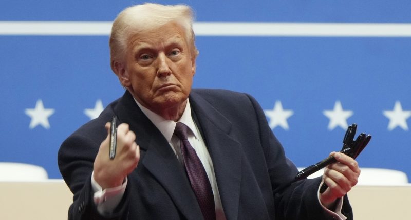 Trump admin slammed by plaintiffs in spending freeze case
