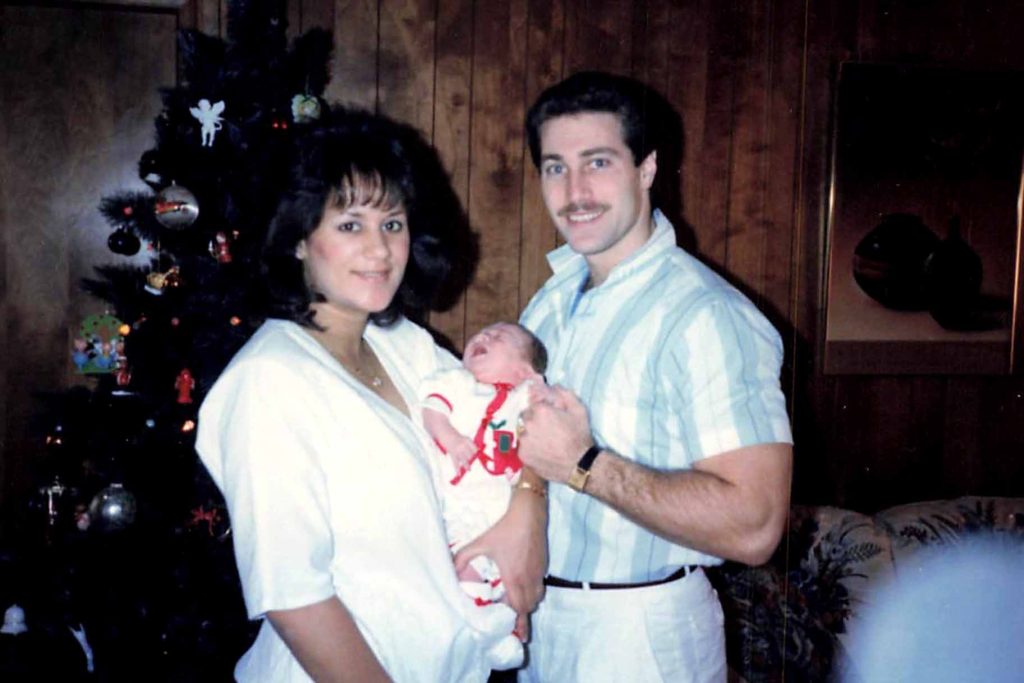 Witness Recounts Hit-Style Murder of Texas Mother of 3 Farah Fratta: “She Didn’t Get Up”